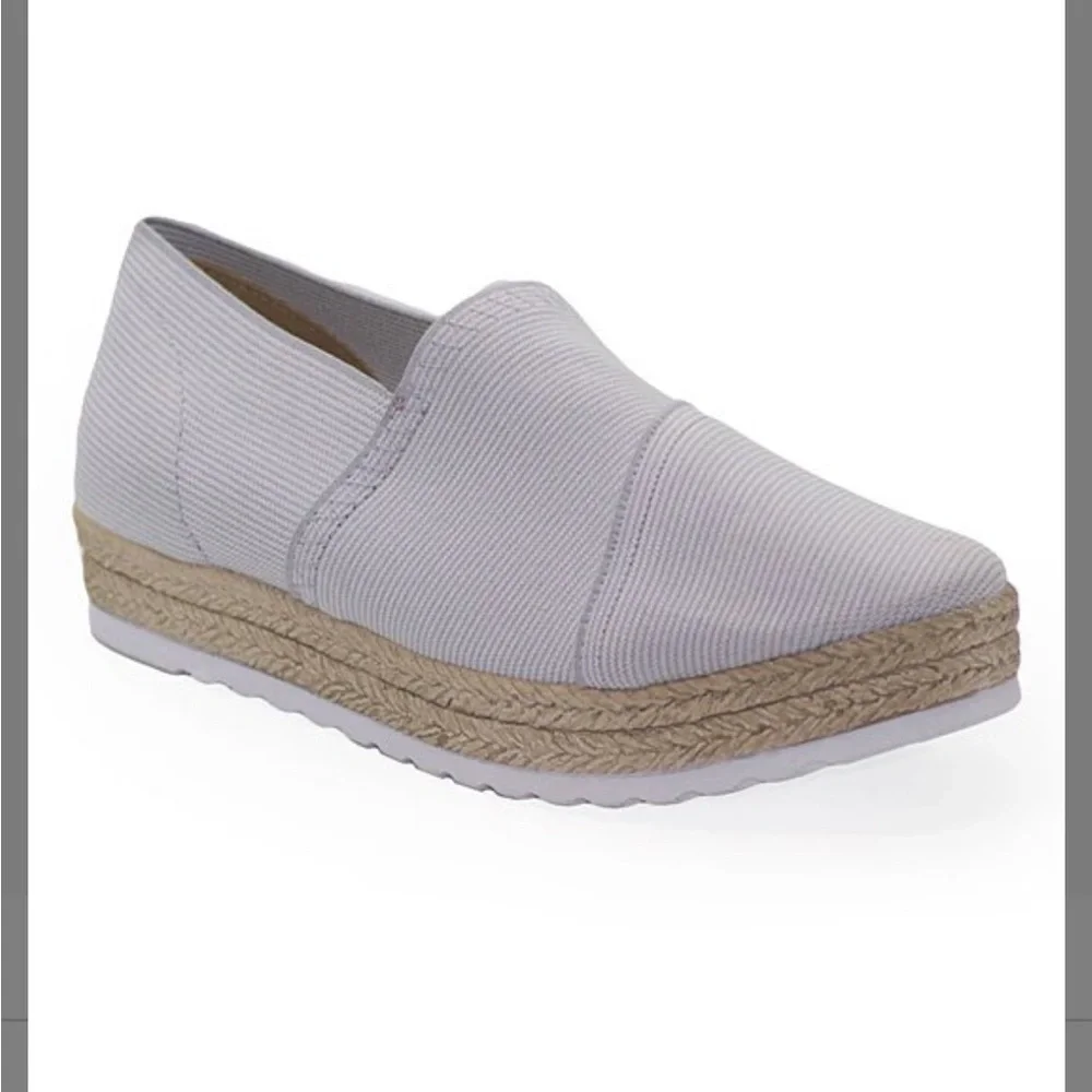 CHARLESTON SHOE CO. Light Gray Slip-On Espadrille Platform